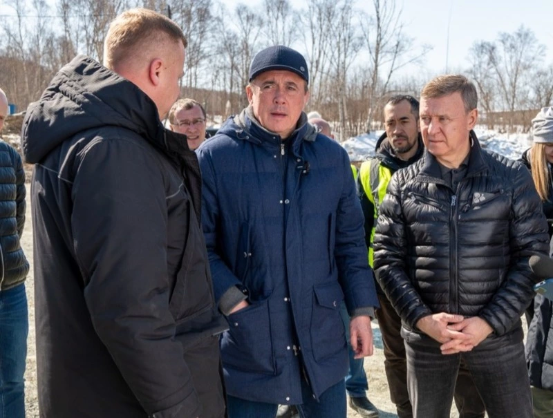 Губернатор Валерий Лимаренко проконтролировал работы по строительству новой дороги