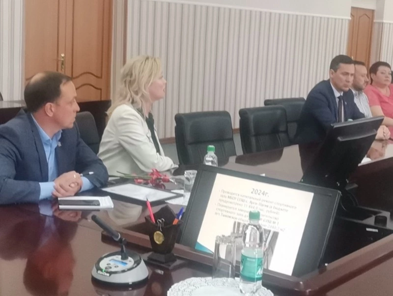 Министр образования посетила Тымовское