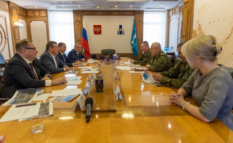 Валерий Лимаренко обсуждает возможность передачи земель военных в собственность остро