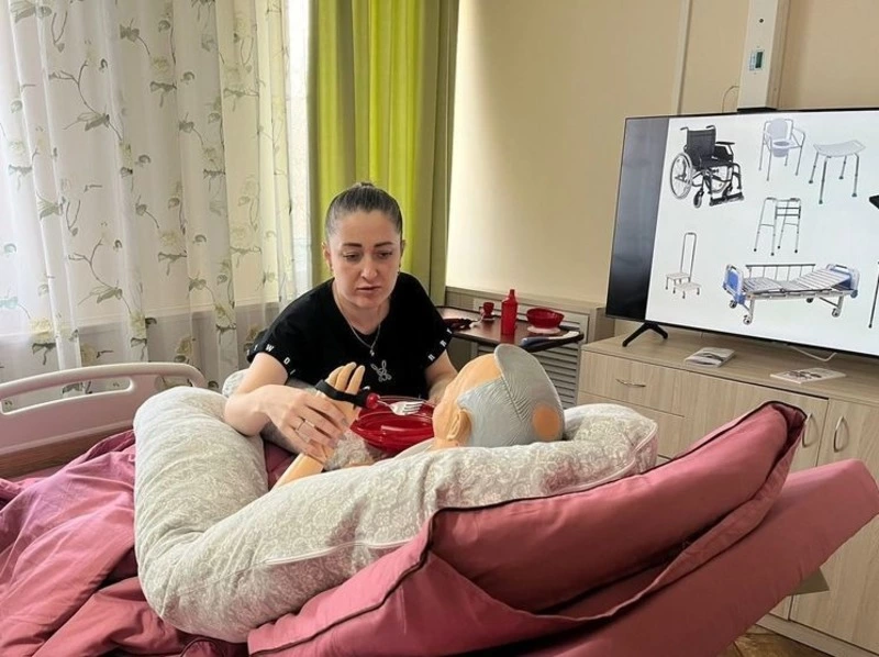 Сахалинцев учат уходу за пожилыми родственниками и инвалидами
