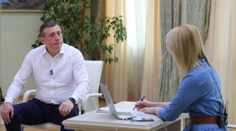 Губернатор на связи: Валерий Лимаренко ответил в прямом эфире на  вопросы сахалинцев 