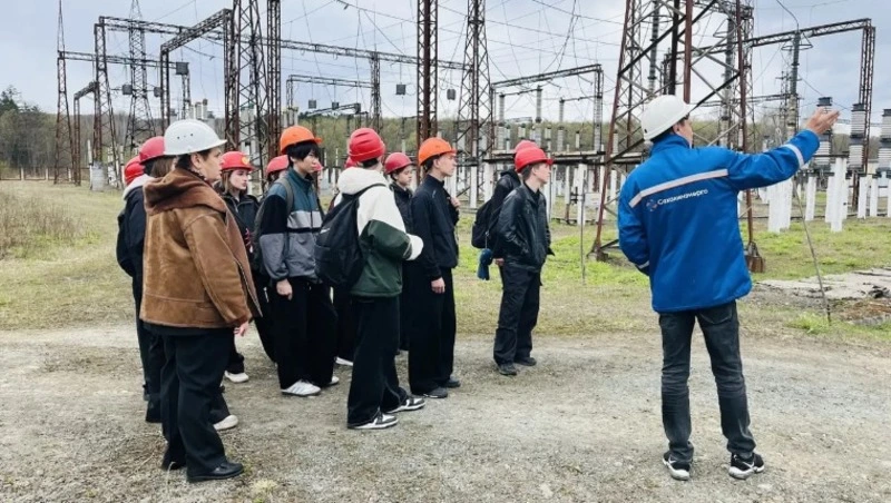 Сахалинская молодежь познакомилась с профессиями в ключевых отраслях региона