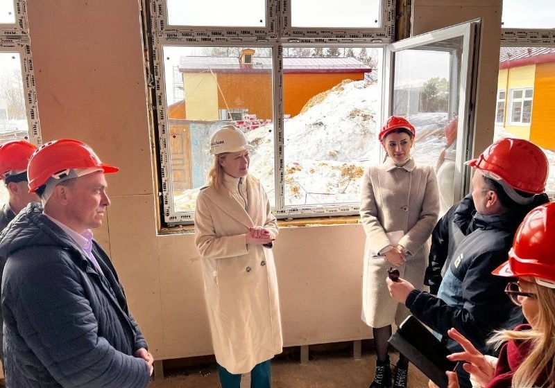 Министр образования региона проинспектировала ход капремонта в школе села Молодежное