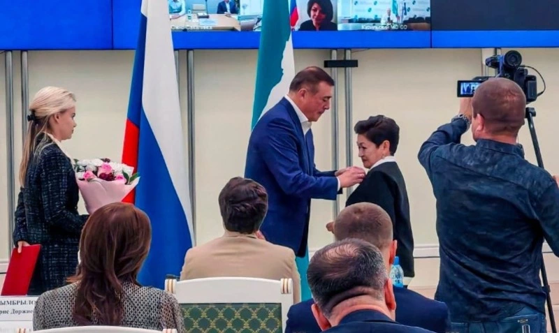 Заслуженно заслуженный учитель