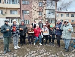 Тымовские "серебряные" волонтеры присоединились к общерайонным субботникам