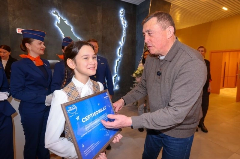 Губернатор Валерий Лимаренко исполнил мечту школьницы из Южно-Сахалинска