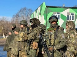 Школьники Сахалинской области осваивают военную подготовку в слете «Я – Патриот»