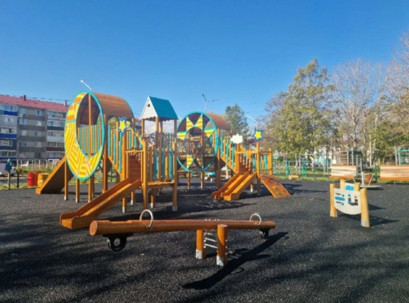 Свыше 20 детских игровых площадок появилось на Сахалине и Курилах в 2025 году