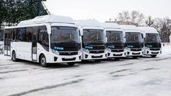 Пять районов Сахалина получили 25 современных автобусов