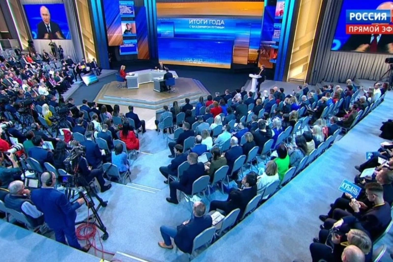 «Путин – сильный лидер, умеющий принимать верные решения». 