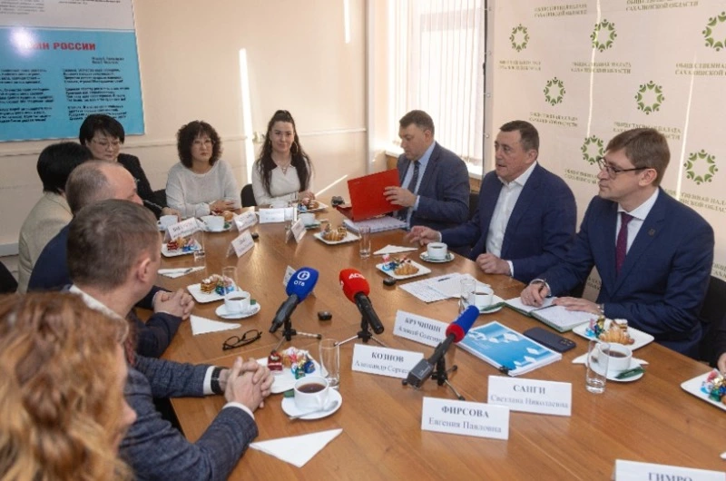 Валерий Лимаренко и общественники поговорили о качестве жизни на Сахалине