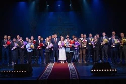 Губернатор Валерий Лимаренко вручил награды победителям конкурса «Сахалинский маяк»